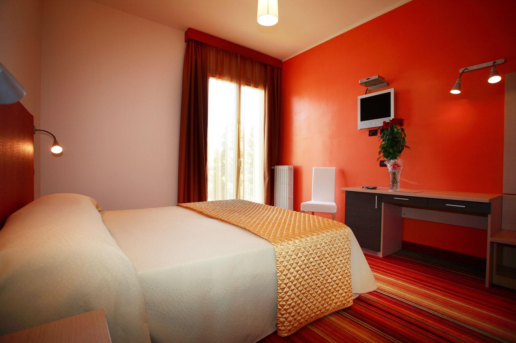 Hi - Lakeview Pool Hotel Sirmione