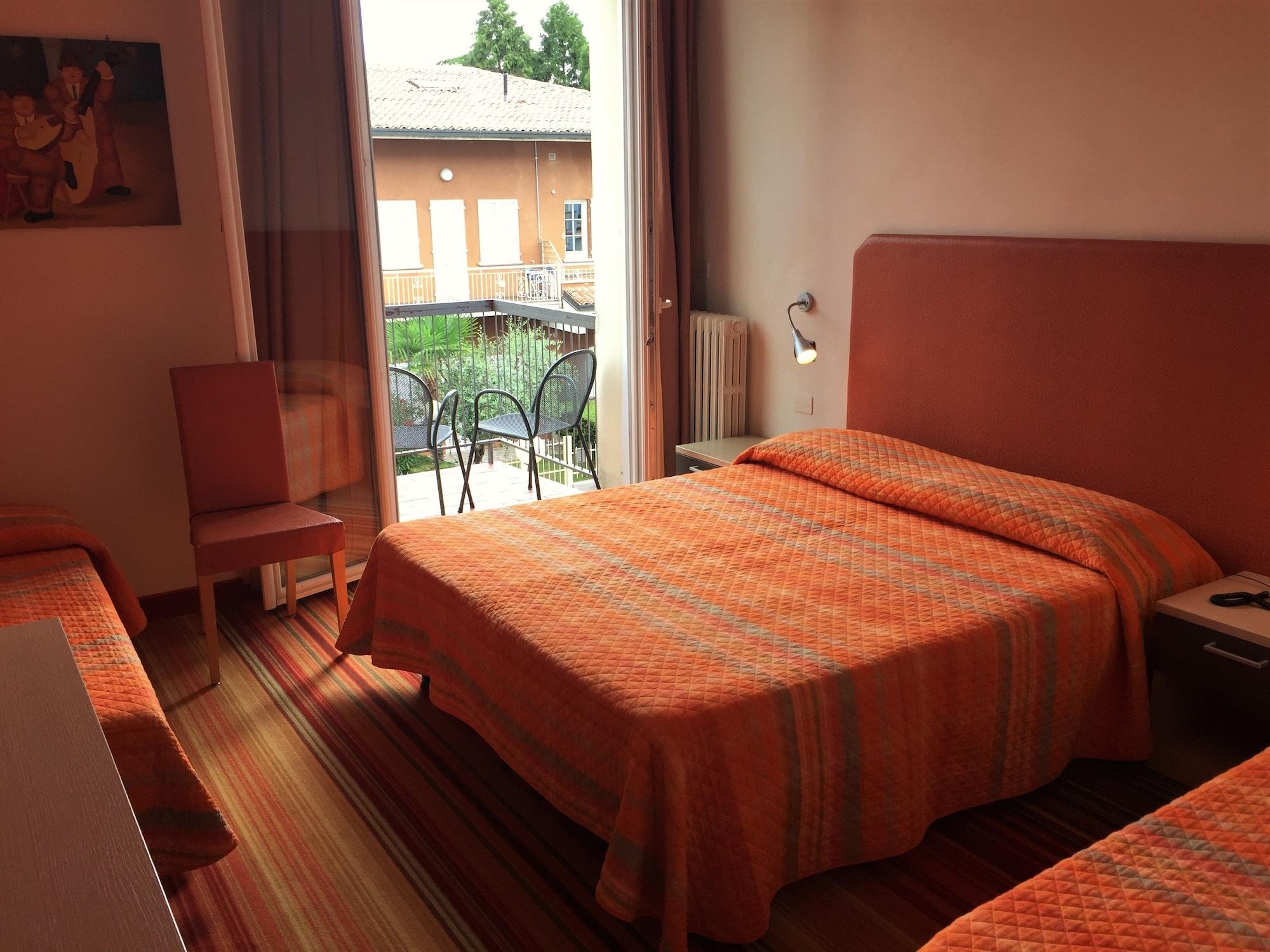 Hi - Lakeview Pool Hotel Sirmione