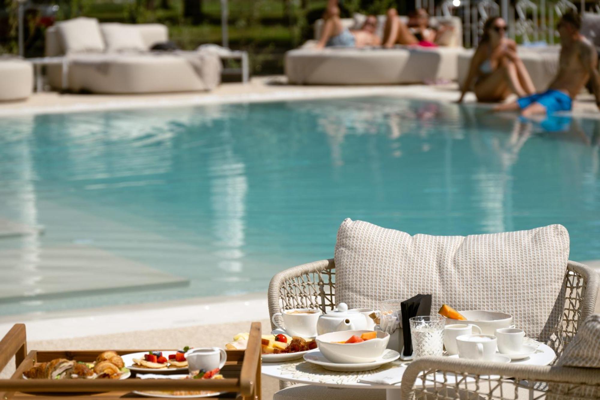 Hi - Lakeview Pool Hotel 3*