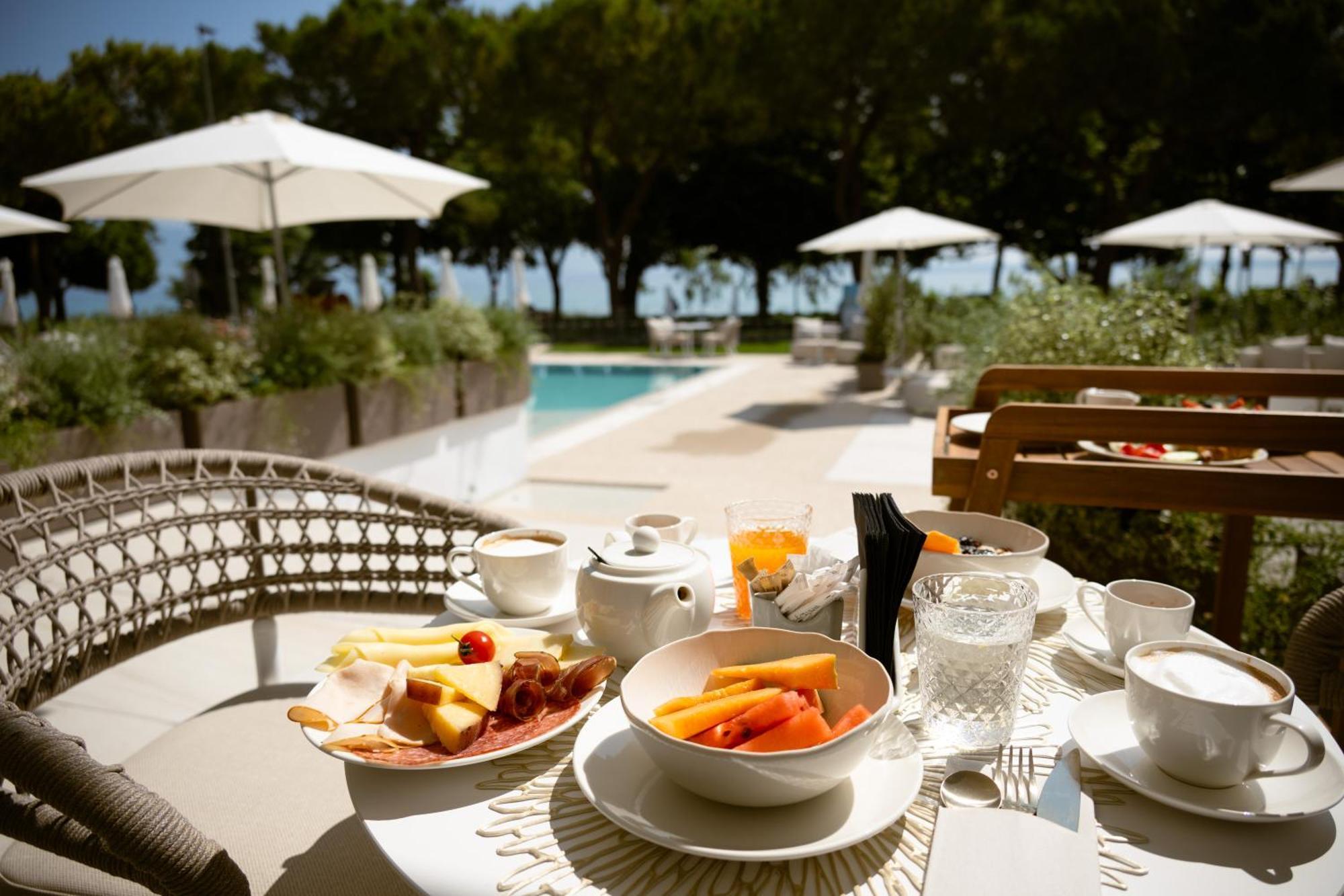 Hotel Hi - Lakeview Pool 3*