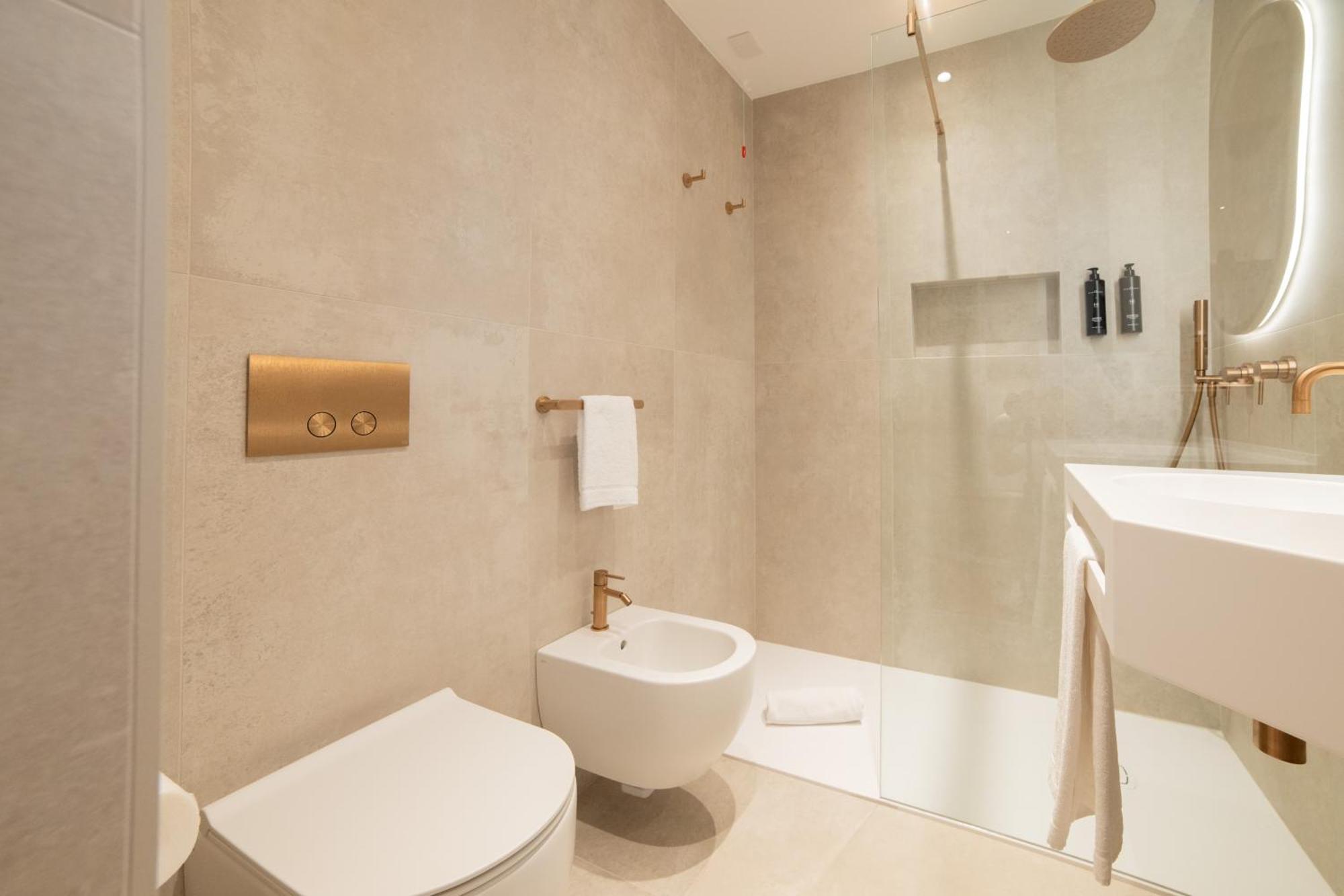 Hotel Hi - Lakeview Pool Sirmione