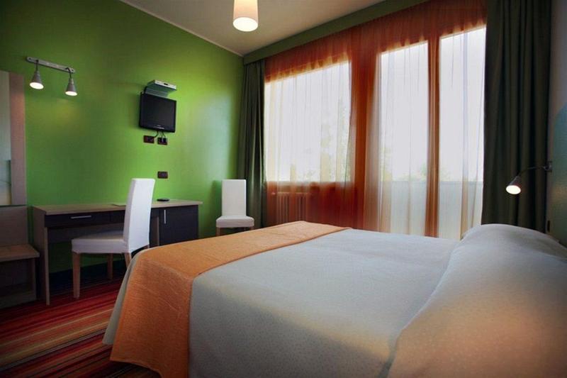 Hotel Hi - Lakeview Pool 3*