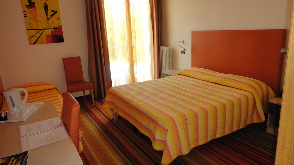 Hi - Lakeview Pool Hotel Sirmione