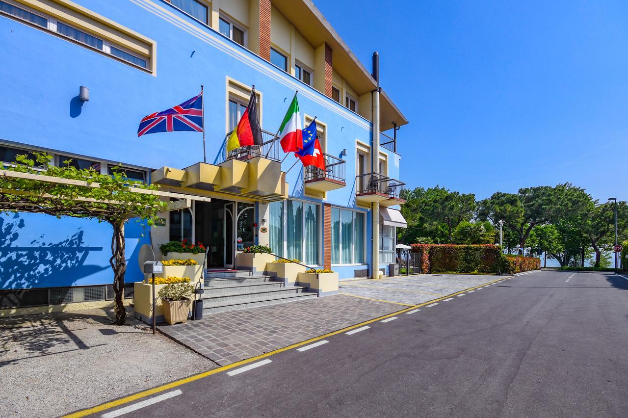 Hi - Lakeview Pool Hotel 3*