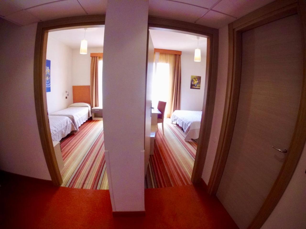 Hi - Lakeview Pool Hotel 3*