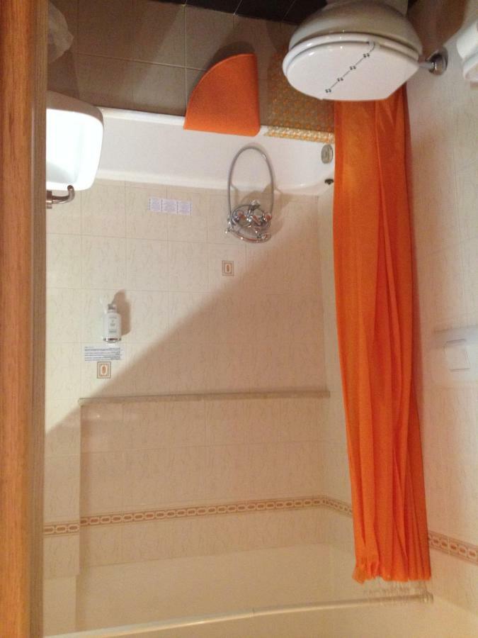 Hi - Lakeview Pool Hotel Sirmione